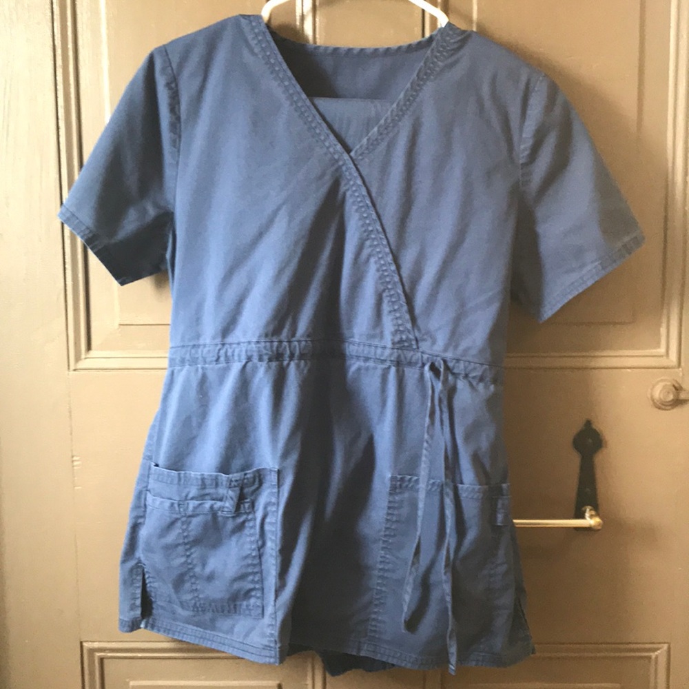 Scrub set
